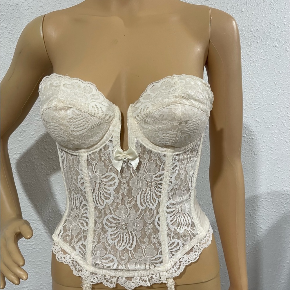 Jezebel Cream Lace Bra with Scalloped Edges